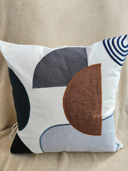 Almofada Decorativa Geométrica Gaurê: Modernidade e Textura para Sua Casa
