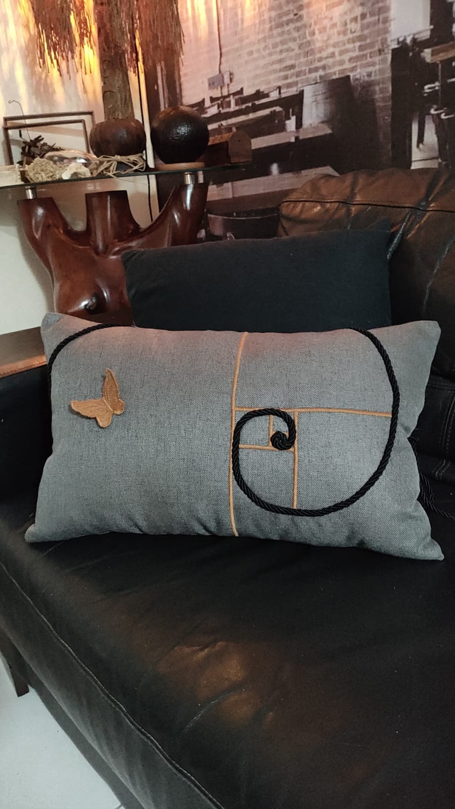 Almofada Decorativa Coleção Fibonacci – Gaurê | Algodão Cru, Linho Natural & Veludo Molhado | 50x30cm