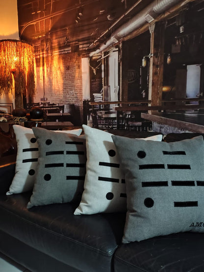 Almofada Morse 50x50 — Coleção Morse | Toque que comunica