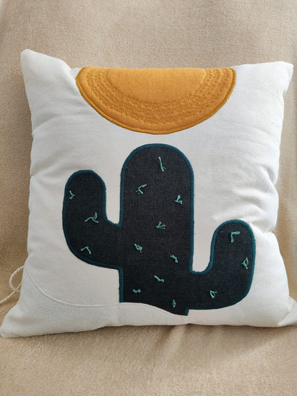 Almofada Decorativa Cacto Gaurê: Toque Moderno e Artesanal para o Seu Ambiente